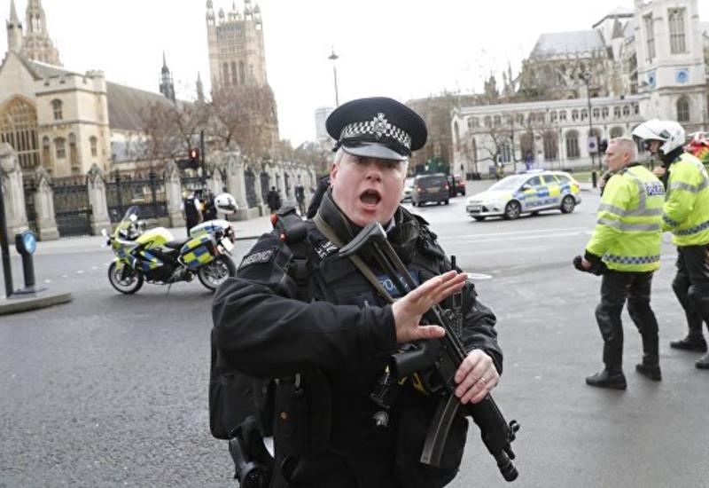 Резиденция британского премьера оцеплена полицией