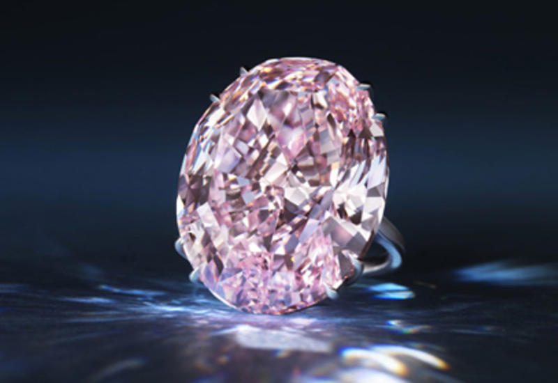 Крупнейший розовый бриллиант выставлен на продажу