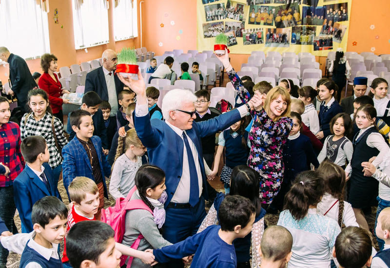Азербайджанцы подарили российским школьникам праздник Новруз