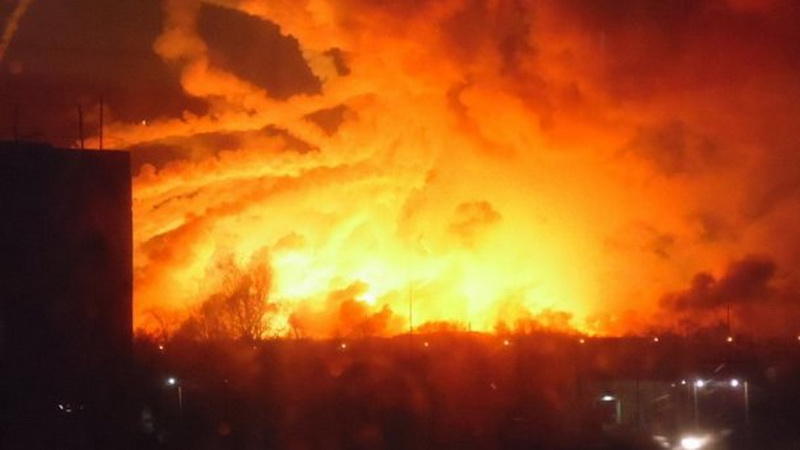 Крупный пожар в Украине, эвакуированы десятки тысяч человек