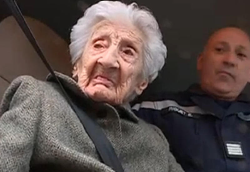 Пожарные исполнили мечту 112-летней француженки