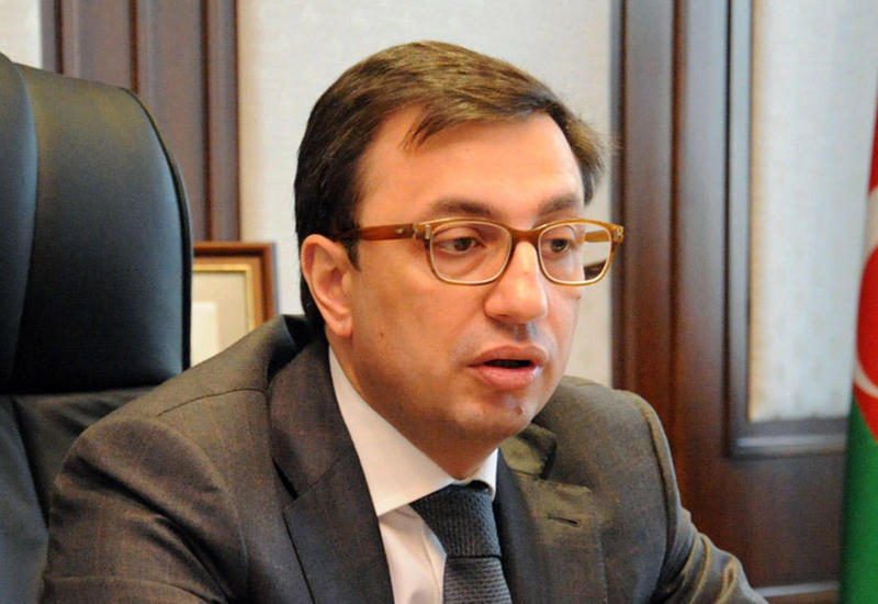 Руфат Асланлы: Азербайджанские банки стали меньше выдавать кредиты