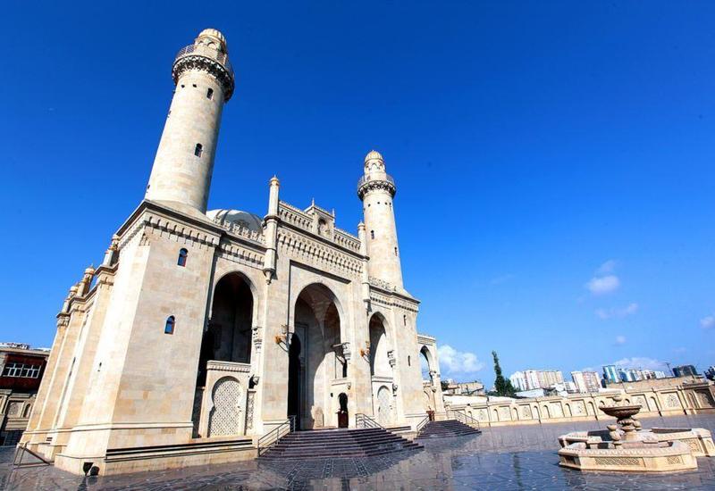 УМК взяло под контроль еще одну мечеть в Баку