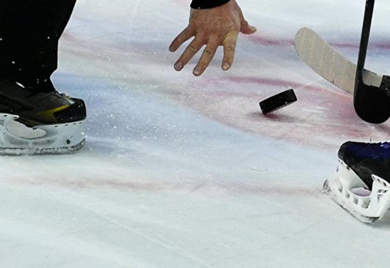 Вратарь команды НХЛ потерял сознание во время матча