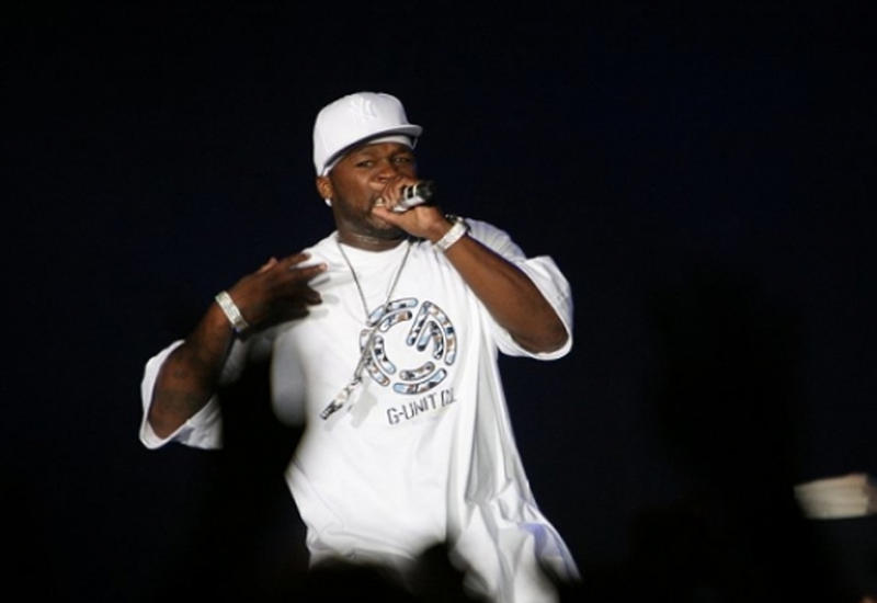50 Cent ударил свою фанатку во время концерта