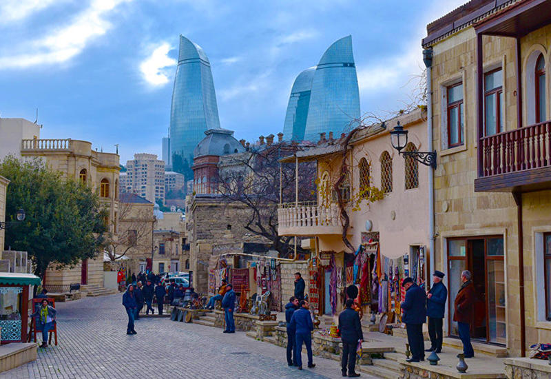 Баку оказался в топ-5 у российских туристов на 9 Мая