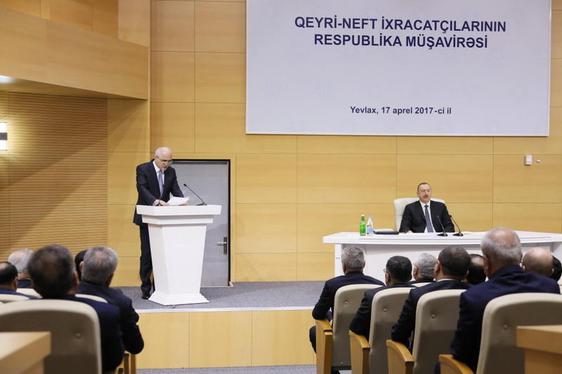 Под председательством Президента Ильхама Алиева в Евлахе прошло республиканское совещание ненефтяных экспортеров