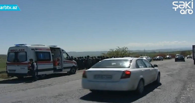 В Азербайджане перевернулся автобус, много пострадавших