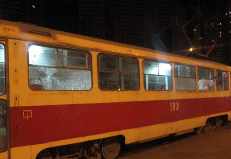 В Москве неизвестные обстреляли трамвай из автомобиля