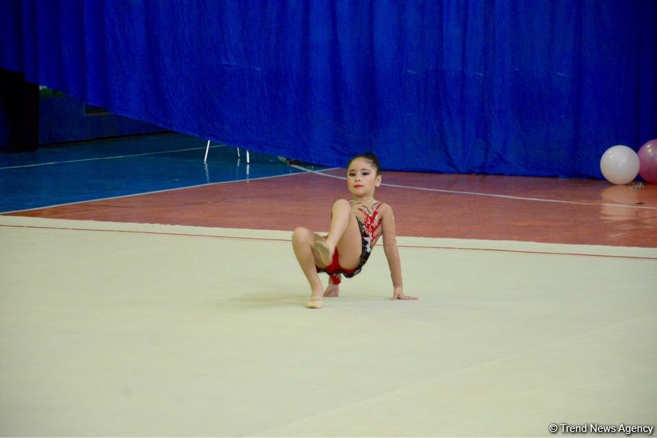 В Баку состоялось открытое первенство по художественной гимнастике "AURA"