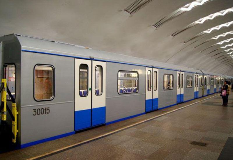 Bakı metrosunda qatar tuneldə qalıb