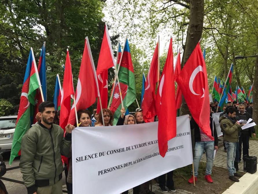 Азербайджанская диаспора провела в Страсбурге акцию в поддержку Турции