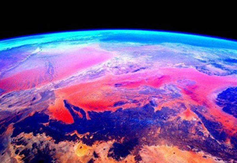 Французский астронавт смог снять на камеру "защитное поле" Земли