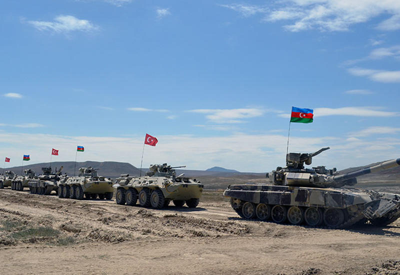 Армии Азербайджана и Турции устроили совместные боевые стрельбы