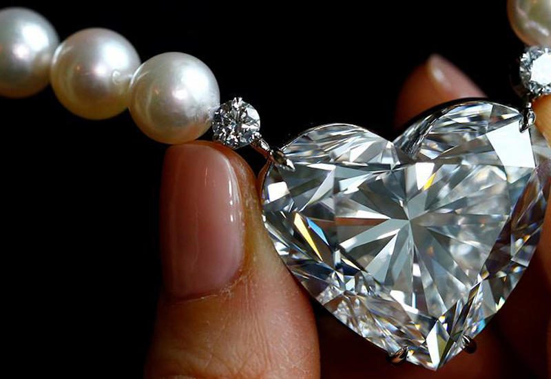 Бриллиант в форме сердца продали за $15 млн на аукционе Christie's