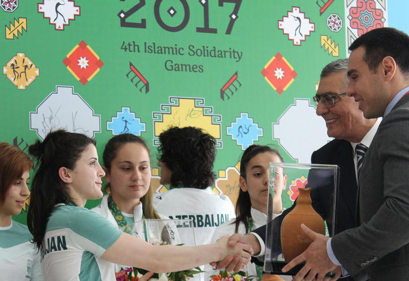 В НОК Азербайджана открылись "Дни триумфа", посвященные Исламиаде