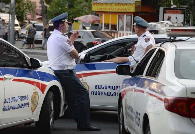 Армянские блюстители порядка арестовали десятки протестующих