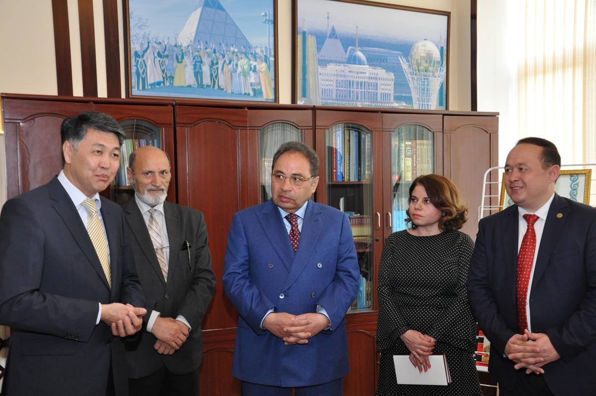 Замминистра по гражданскому обществу и делам религии Казахстана посетил БГУ