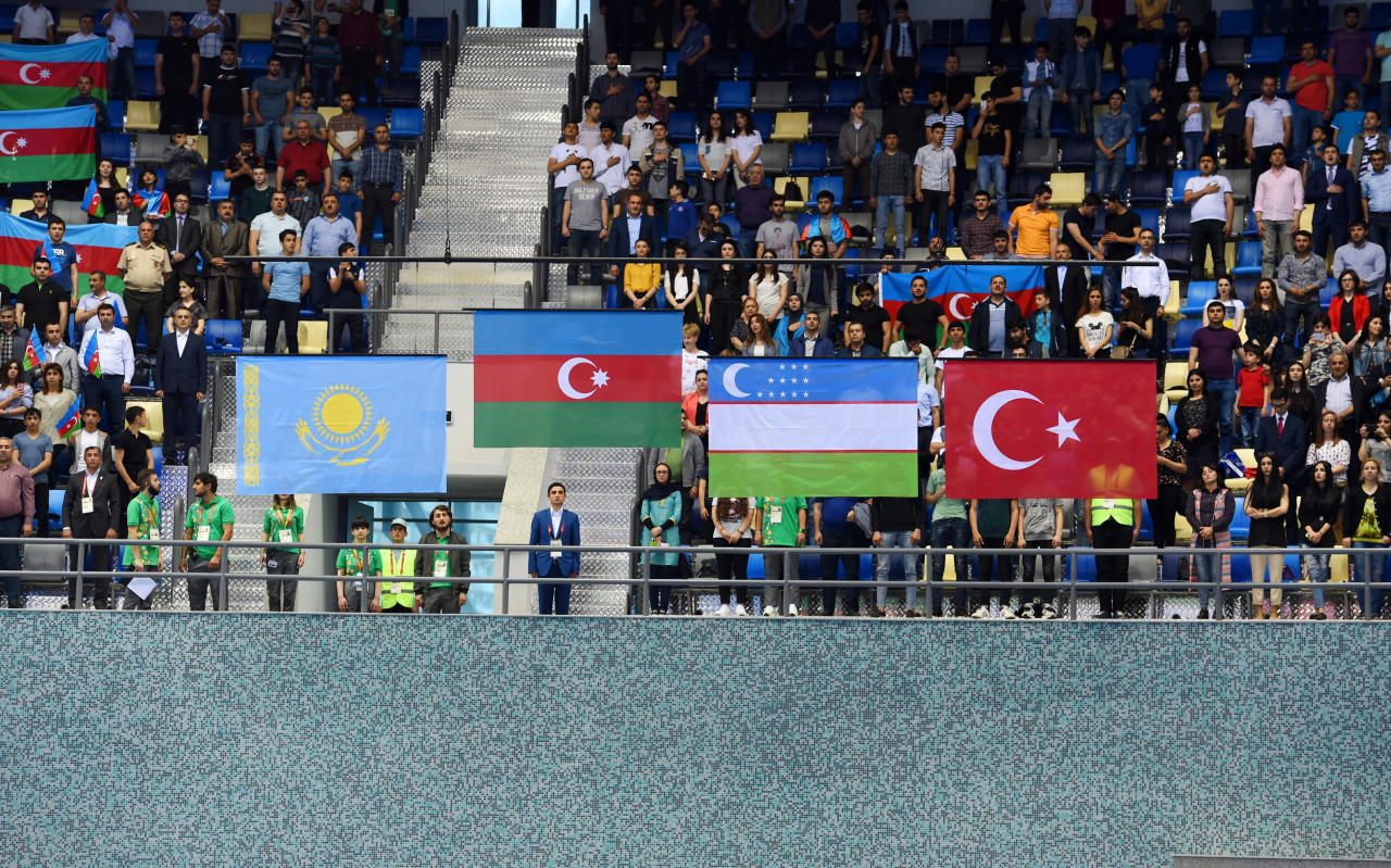 Первый вице-президент Мехрибан Алиева наградила победителей соревнований по борьбе в рамках Исламиады