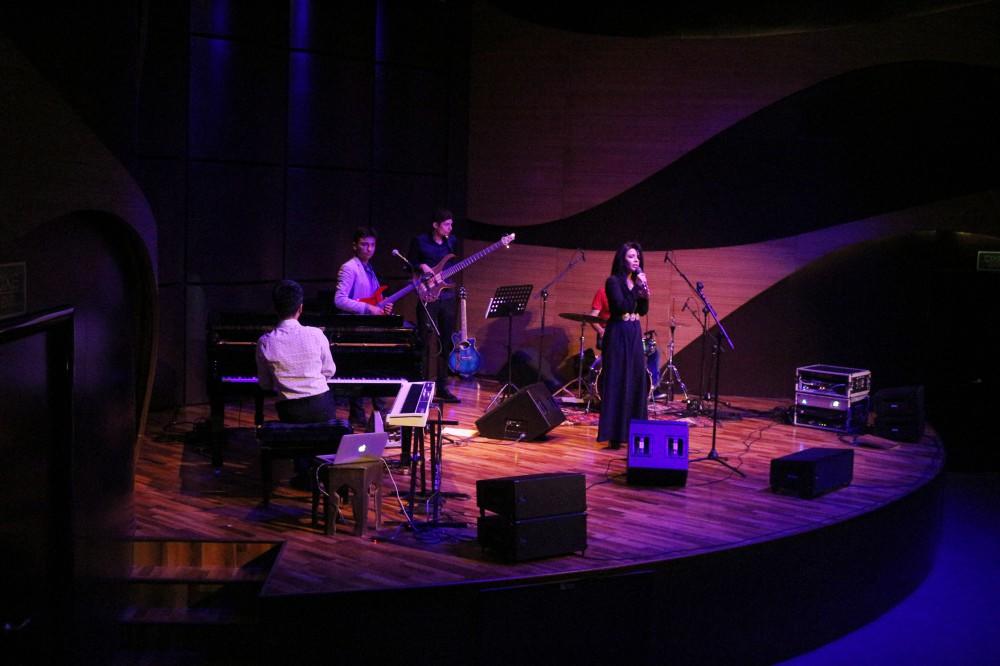 Прекрасный вечер джаза на сцене Международного центра мугама