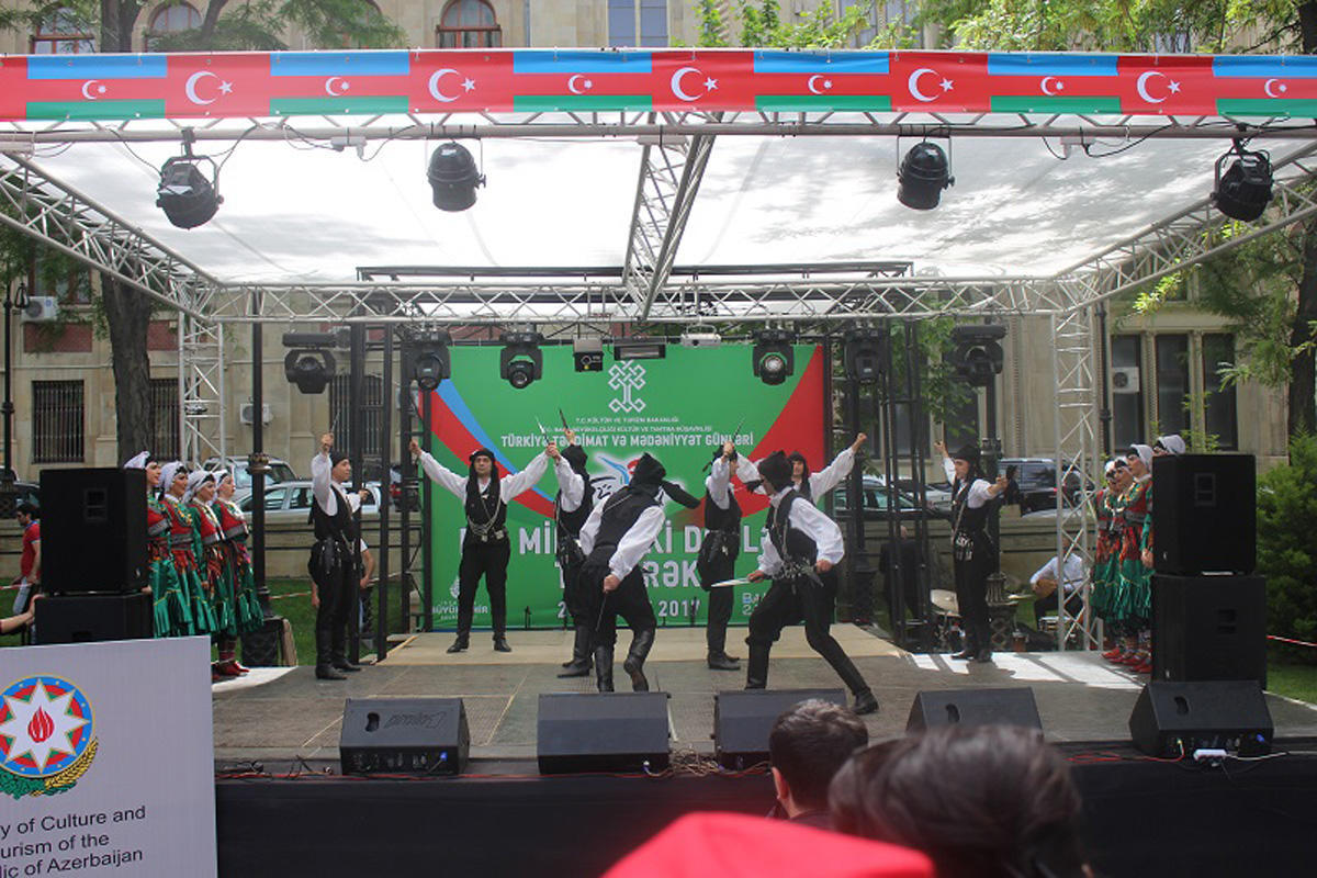 В Баку прошли Дни культуры пяти стран, посвященные Исламиаде