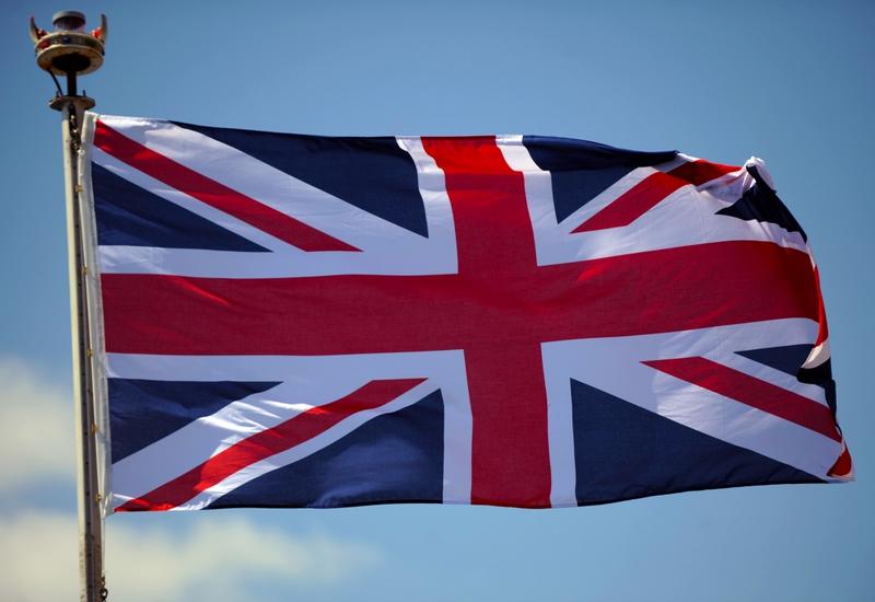 Посольство Великобритании в Баку приспустило государственный флаг