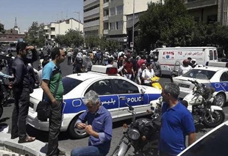 Число жертв терактов в Тегеране достигло 17 человек