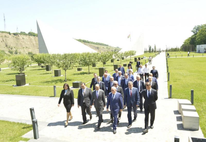 Созданная по поручению Президента спецкомиссия провела осмотр в "Мемориальном комплексе геноцида" в Губе
