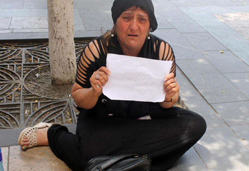 Мать искалеченного в армянской армии солдата начала голодовку