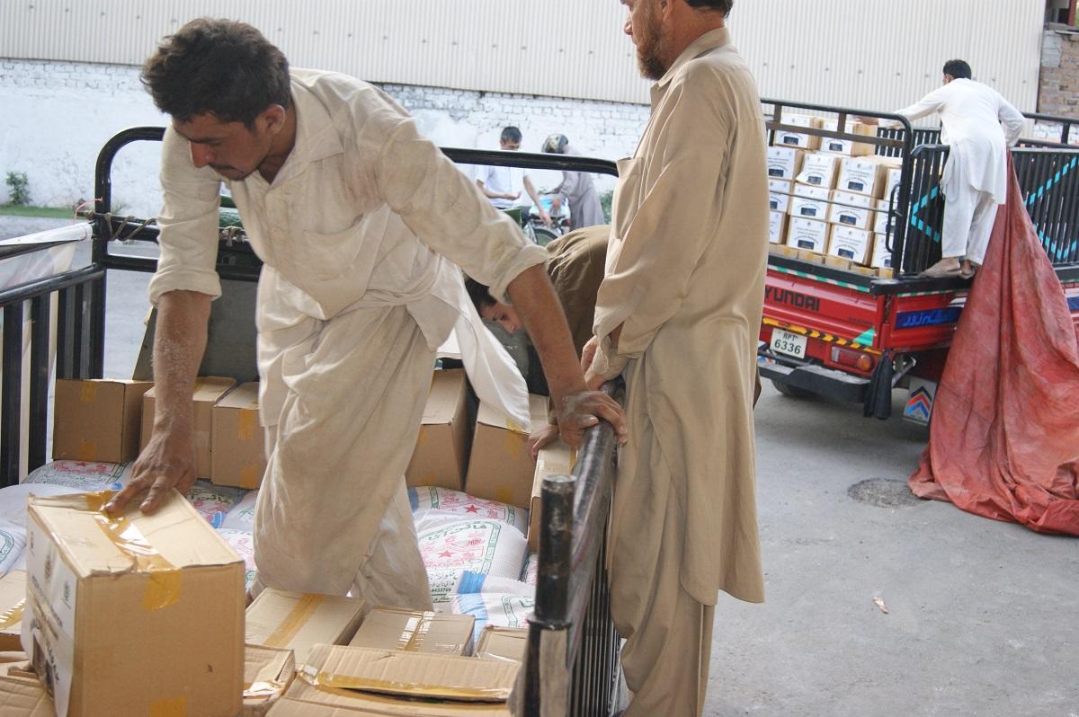 Фонд Гейдара Алиева передал в ряде сел Пакистана подарки в связи с месяцем Рамазан