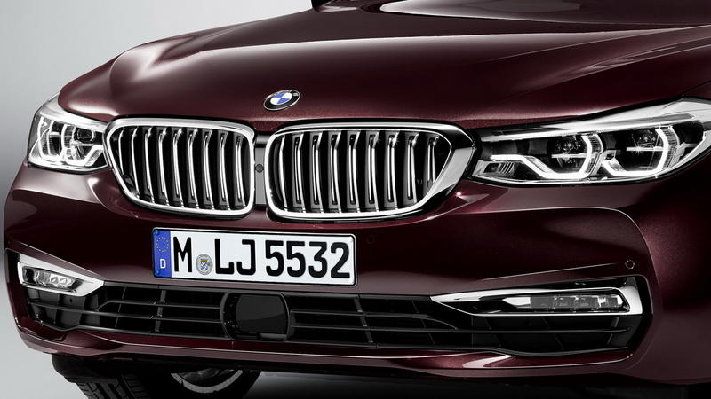 BMW рассекретила большой и новый хэтчбек