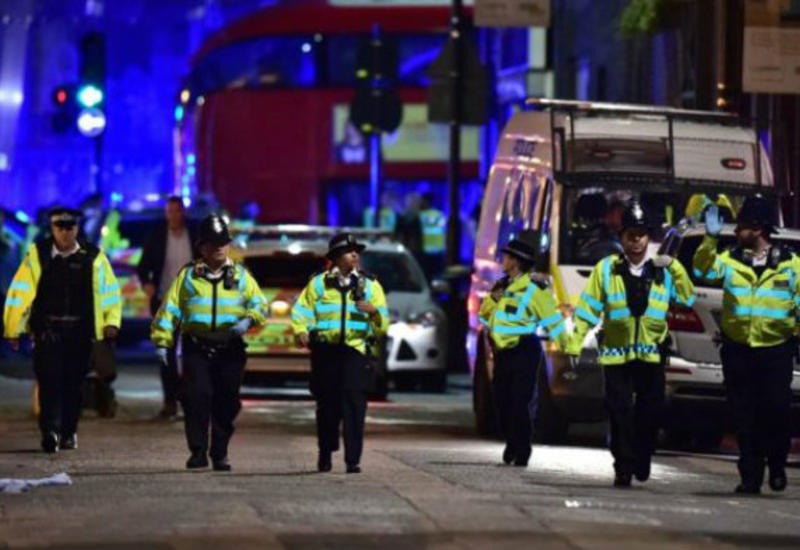 В Лондоне фургон въехал в людей, выходивших из мечети, есть погибший и раненые