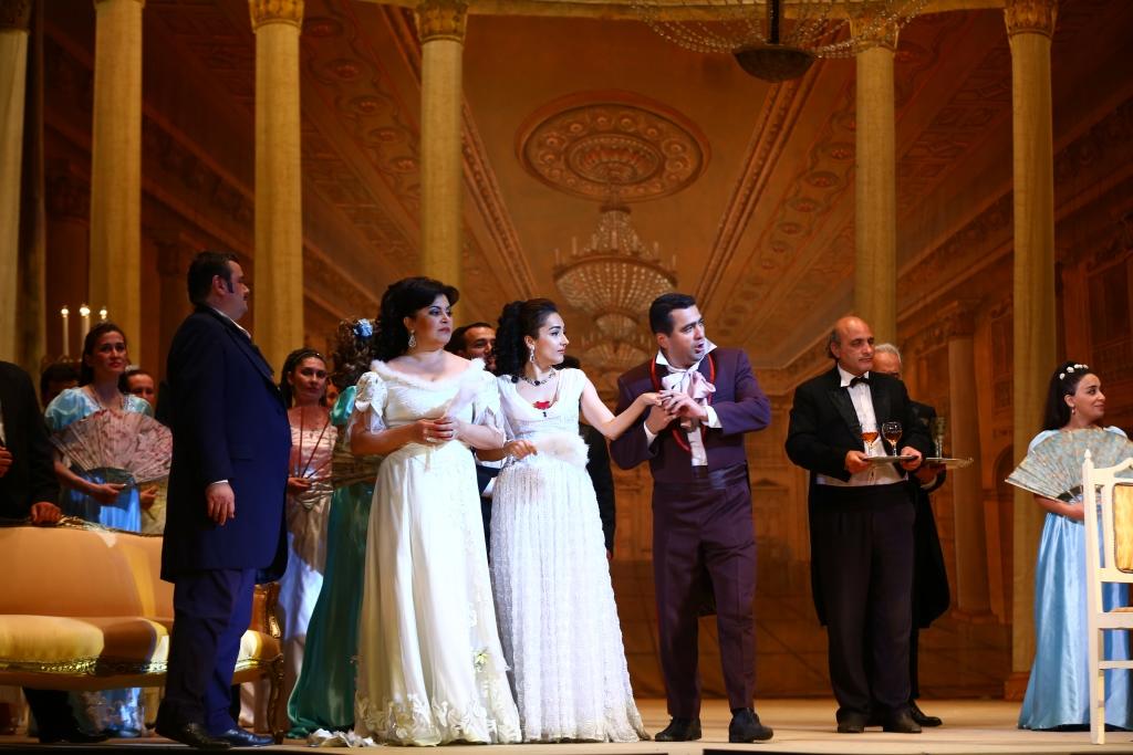 В Баку состоялся показ спектакля "Травиата"