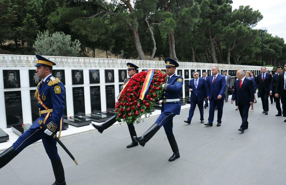 Президент Молдовы посетил Шехидляр хиябаны