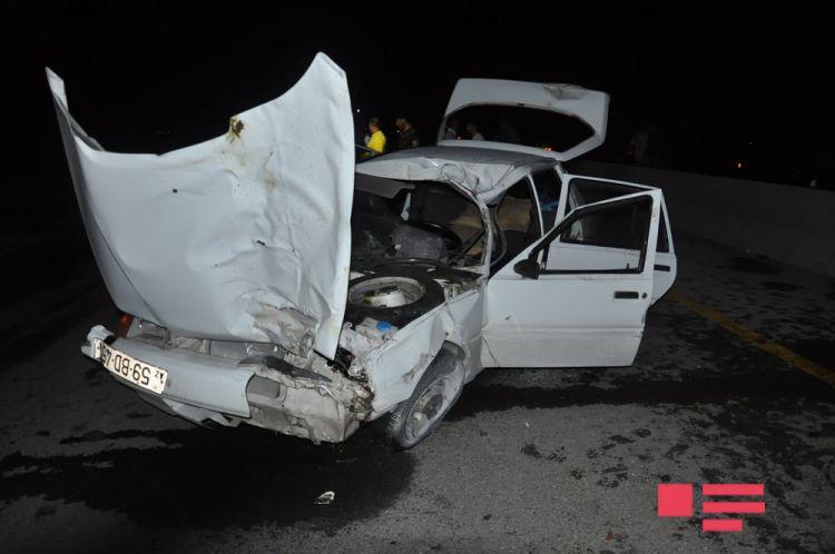 Hacıqabulda “OKA” inəklə toqquşub, 5 nəfər yaralanıb
