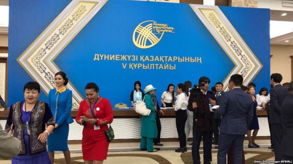 Нурсултан Назарбаев: При переходе на латинский алфавит надо использовать опыт Азербайджана