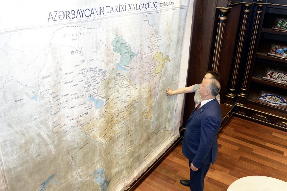 Президент Молдовы побывал в Центре ковроткачества «Азерильме»