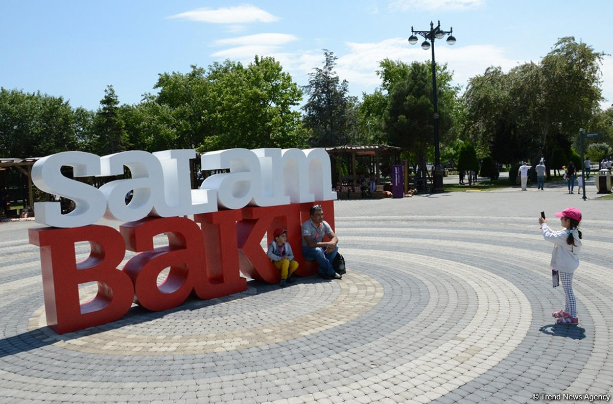 Развлекательная зона F1 Village в Баку