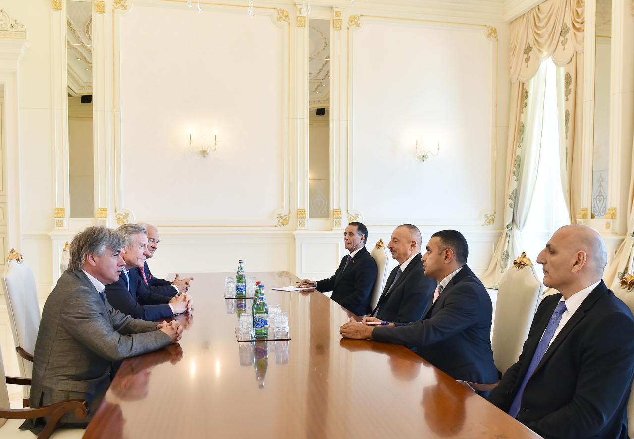 Президент Ильхам Алиев принял главу Ассоциации друзей Азербайджана во Франции