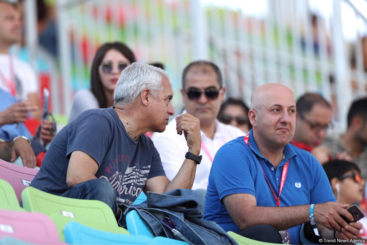 Болельщики на трибунах гонок Гран-при Формулы 1 в Баку