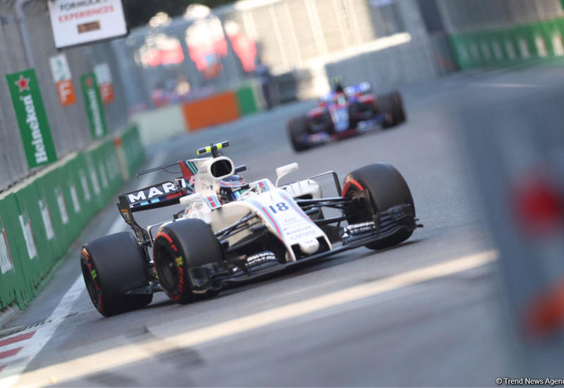Два болида выбыли из гонки ФИА Формула-2 в Баку