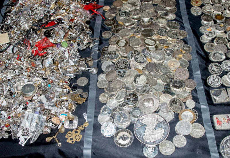 Полиция изъяла у преступников 700 кг драгоценностей