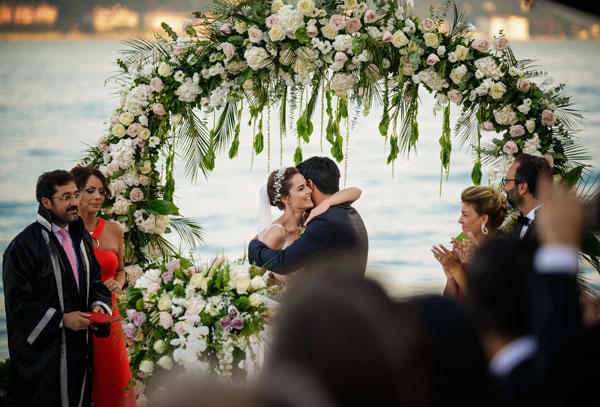 Состоялась долгожданная свадьба самой красивой пары Турции