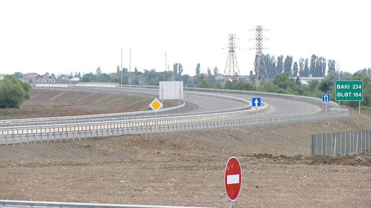 В Азербайджане завершается строительство одной из региональных автодорог