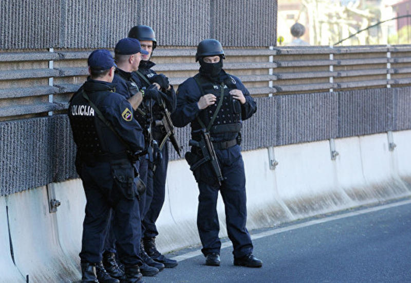 Крупнейшая полицейская операция в Сербии, сотни задержанных
