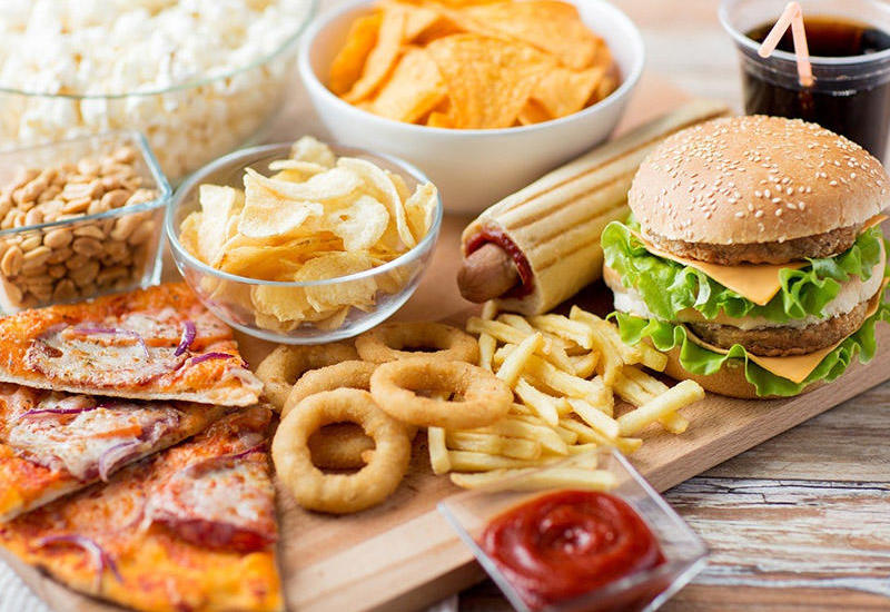 "Fast food" yeməkləri qida borusu xərçəngi riskini artırır