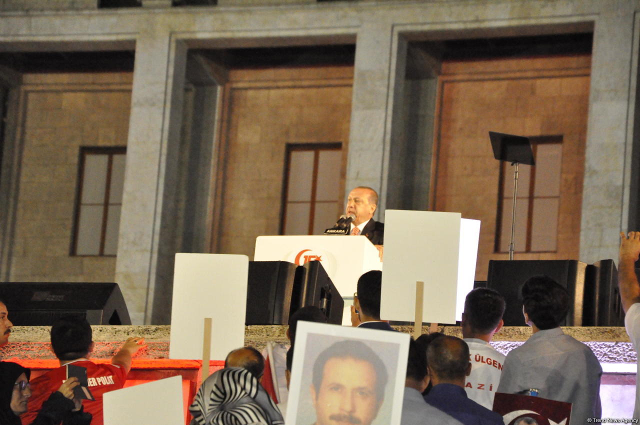 В Анкаре состоялось открытие памятника жертвам попытки военного переворота