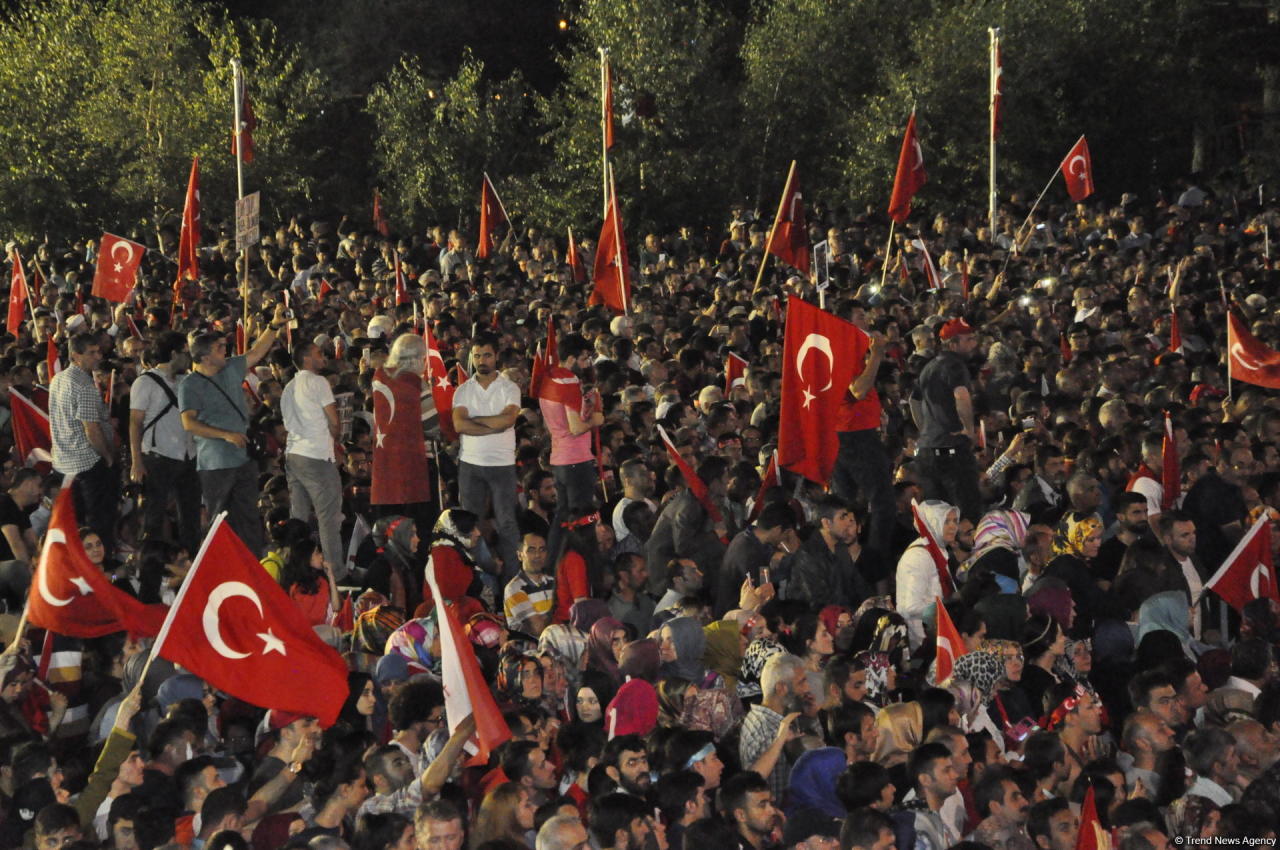 Ankarada hərbi çevriliş cəhdinin qurbanlarının xatirəsinə ucaldılan abidənin açılışı olub - FOTO