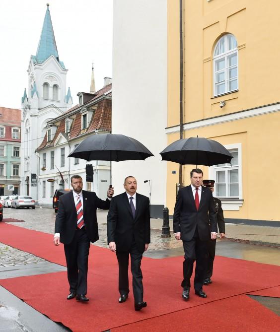 Президенты Азербайджана и Латвии выступили с заявлениями для печати