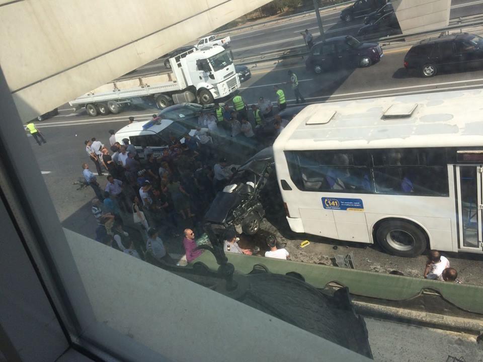 Тяжелое ДТП на дороге в бакинский аэропорт, есть погибшие